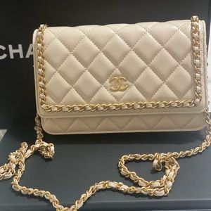 Brand New GORGEOUS Cream CHANEL WOC